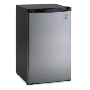 Counter Height; Mini; Miniature; Chillers; Iceboxes; Fridges; Cold-Boxes; Kitchens; Appliances; Breakrooms; Lounges; Students; Dorm Rooms; Furnishings